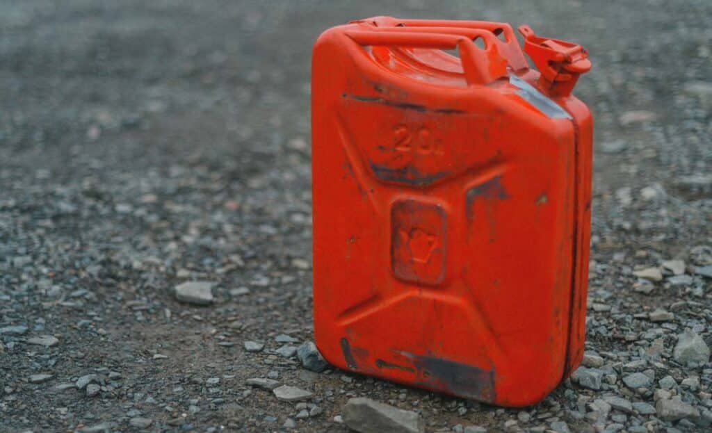 Illegal petrol sale Sri Lanka